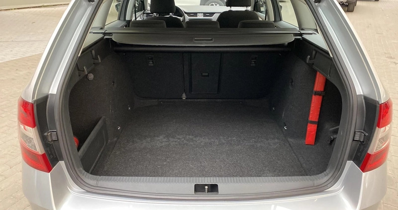 Skoda Octavia cena 49900 przebieg: 124110, rok produkcji 2018 z Gdańsk małe 211